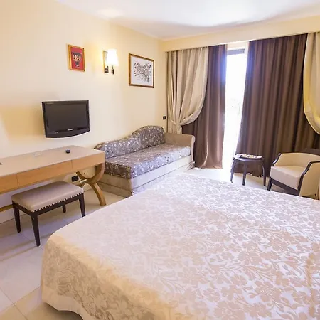 Sea Palace Hotel 5*