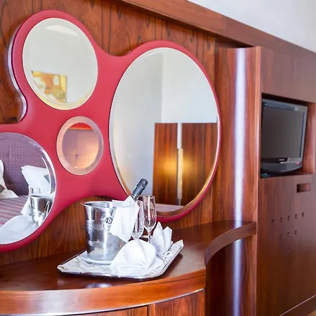 Sea Palace Hotel 5*