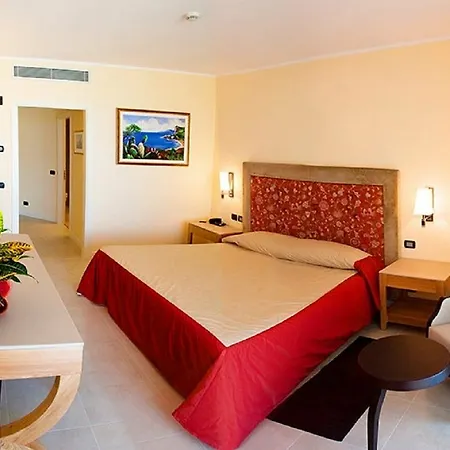 Sea Palace Hotel 5*