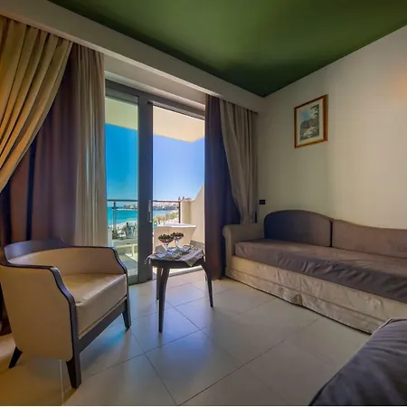 Sea Palace 5*