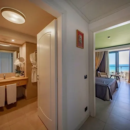 Hotel Sea Palace 5*