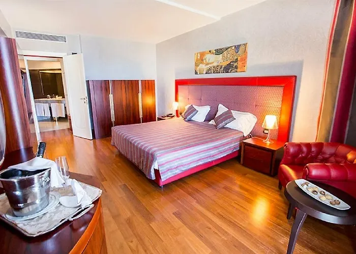 Sea Palace Hotell 5*