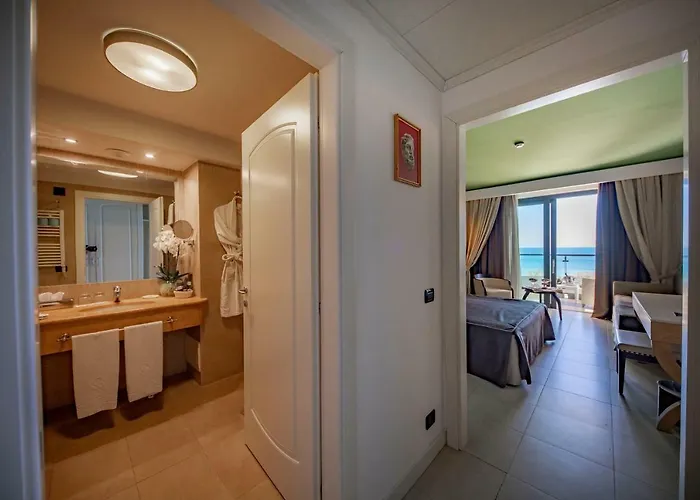 Hotell Sea Palace 5*